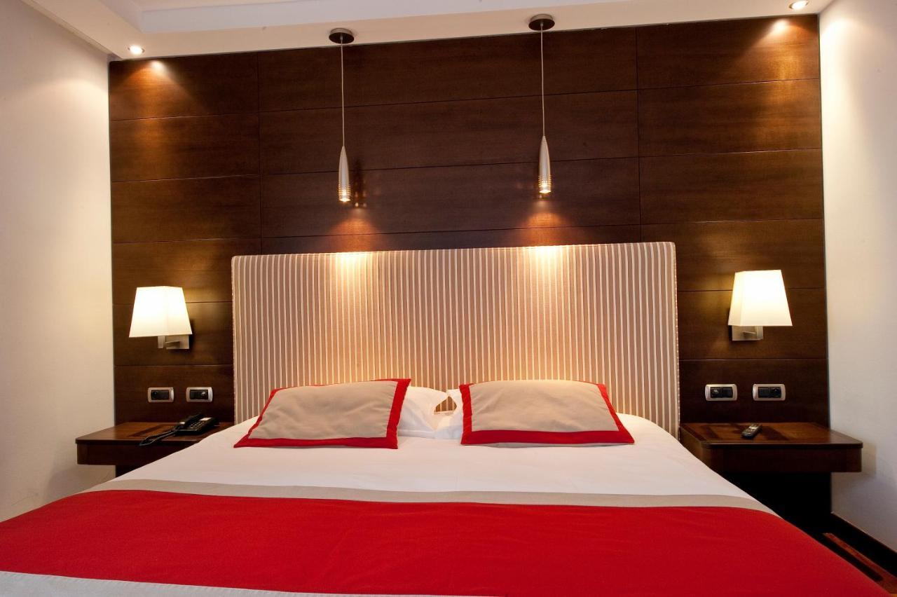 Aston La Scala 4*